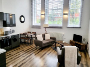 Burkhardt Hall- Parking Included- Sleeps 4